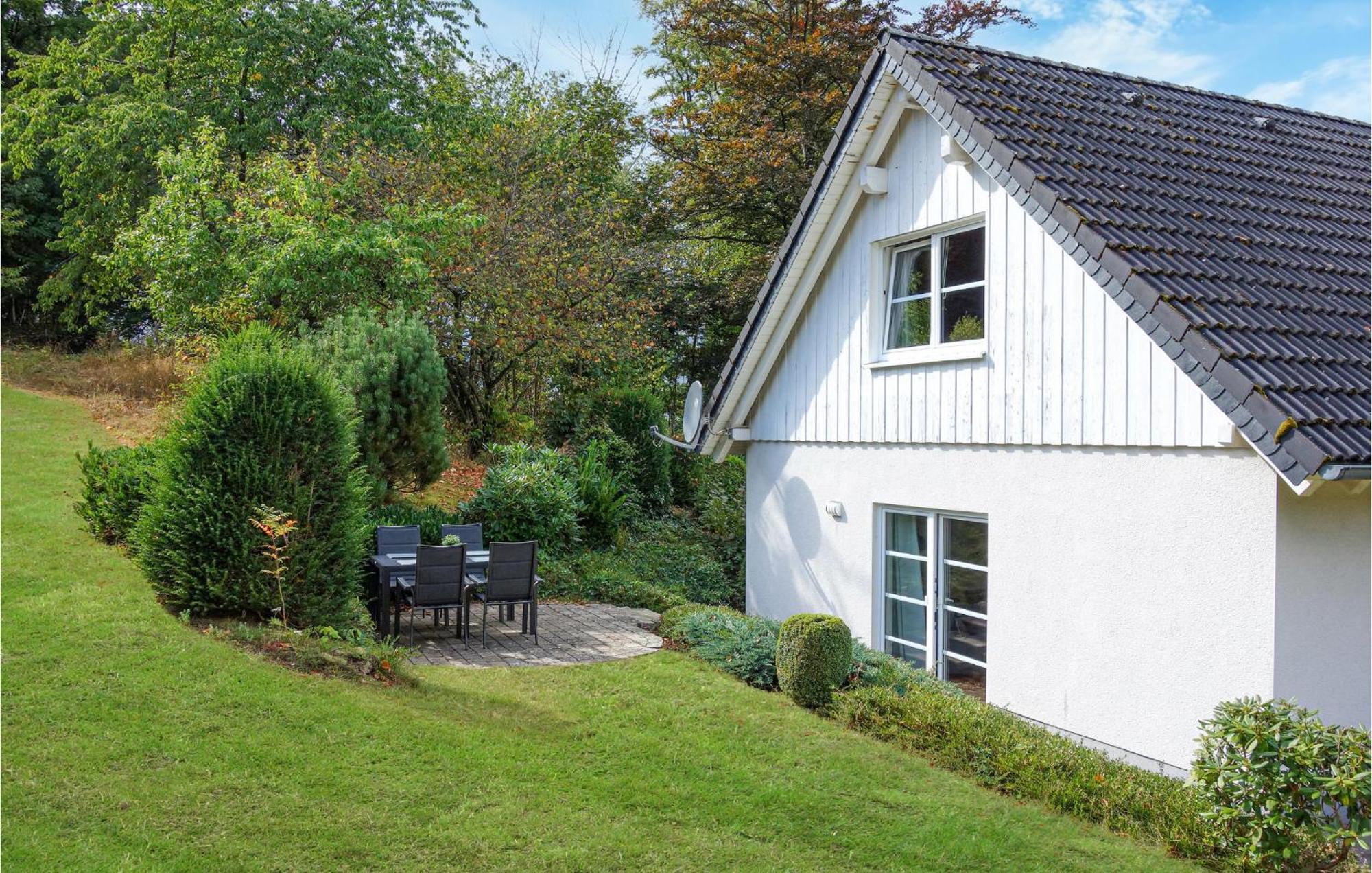 Gorgeous Home In Attendorn With Kitchen מראה חיצוני תמונה
